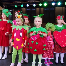 Pełne słońca i smaku „Święto Truskawki” w Rajbrocie