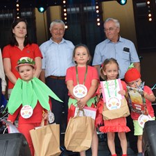 KOLOROWO NA ŚWIĘCIE TRUSKAWKI W RAJBROCIE