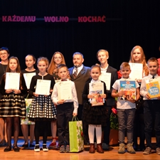 „KAŻDEMU WOLNO KOCHAĆ ”  Wieczór poetycki