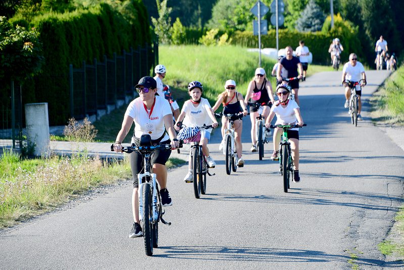 ROWEROWE EMOCJE I ŚWIETNA ZABAWA – PIERWSZY DZIEŃ ŚWIĘTA GMINY LIPNICA MUROWANA
